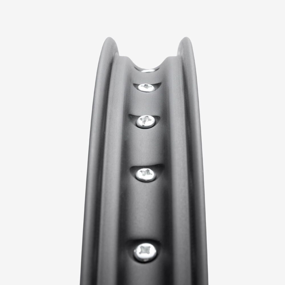 GLM Front Wheel 22 x 2.25inch